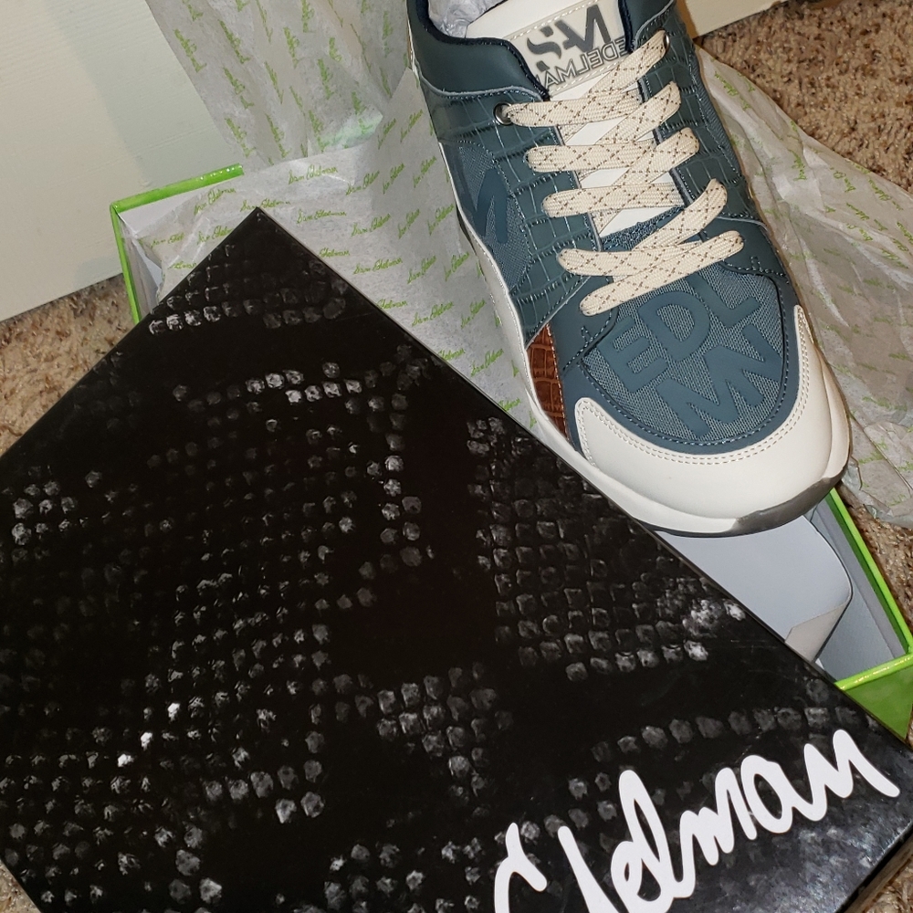 Shoes - Picture 2 of 11